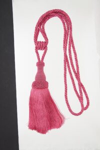 Handarbeit-Raffhalter__Oreste-098-XL Raffhalter